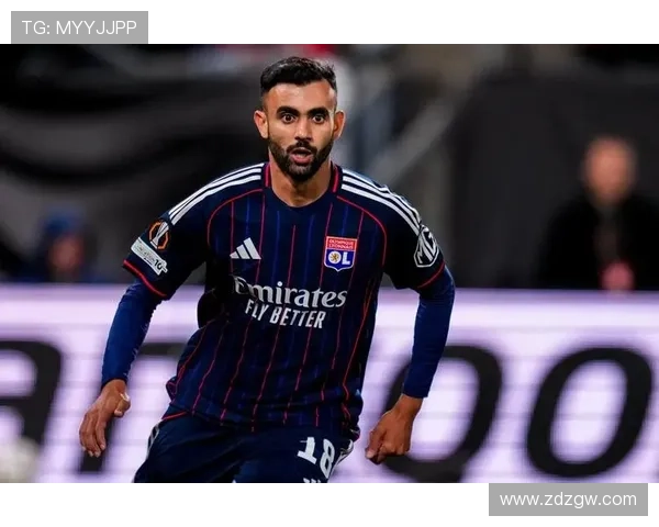 欧足联调查里昂新援加扎尔涉嫌违规出场事件引发关注